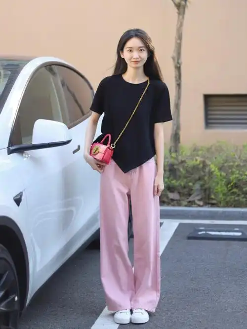 普通女孩穿衣无需复杂,温柔的简约风穿搭示范,简简单单看着舒服