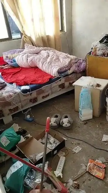 单身狗中的大神,这房间的脏乱程度让我大开眼界!