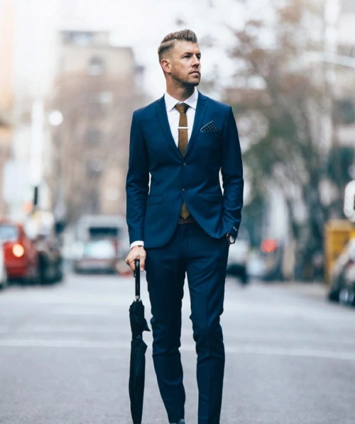 成熟的男人(50岁及以上)1)精致:在公共场合穿什么取决于您要去的地方