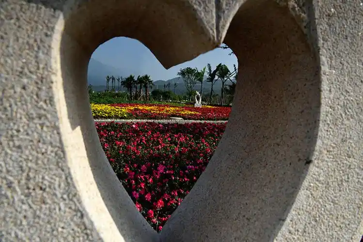 江油旅游新亮点百年好合爱情谷