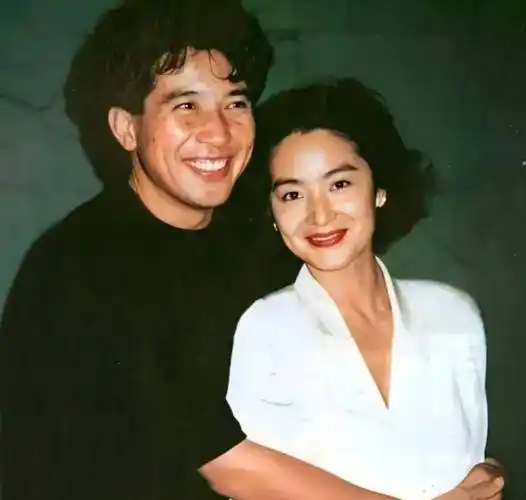 刘晓庆林青霞的巨星男友,磋砣半生,一位婚姻幸福,一位孤独寂寞_姜文