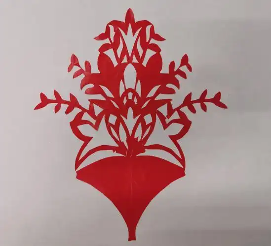 轴对称的植物剪纸