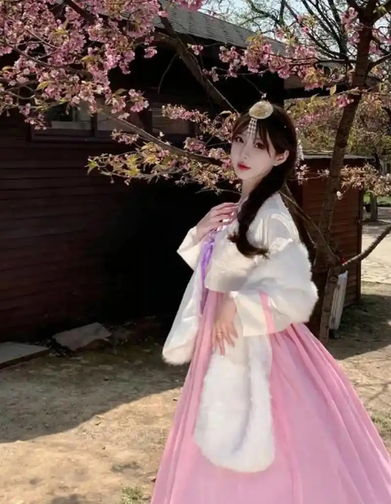 朝鲜族女孩,可爱美丽