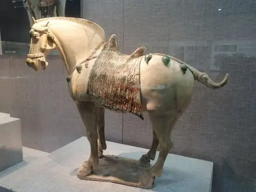 韩炬才的美篇:流光溢彩 洛阳三彩———洛阳馆藏唐三彩珍品展