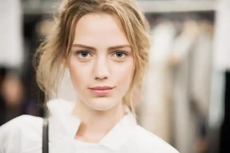 艾瑟·希施 (esther heesch)