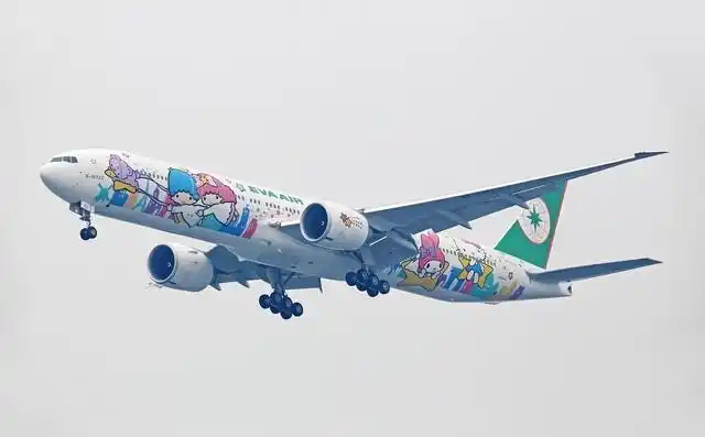 2017年7月27日,近来,俄罗斯一架航空公司的飞机机身涂鸦成"哈士奇"