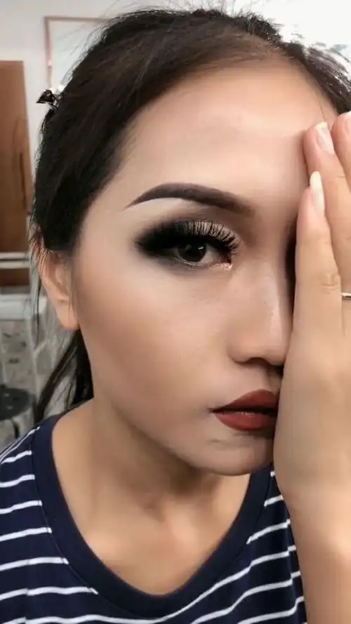 女人这一生,一定要尝试一次浓妆