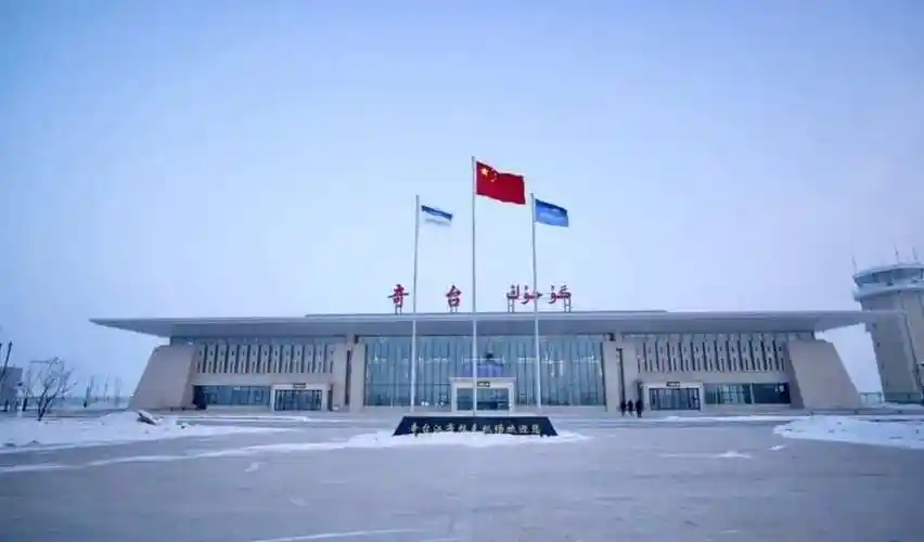 >啵啵老公>《arj21>奇台江布拉克机场位于新疆昌吉回族自治州奇台县