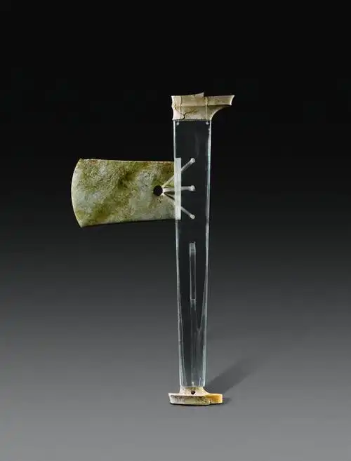 图说:良渚文化玉钺,福泉山遗址出土