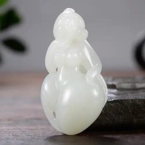 疆山新疆玉雕大师学甲和田玉羊脂白玉美人美女挂件一生富贵21克