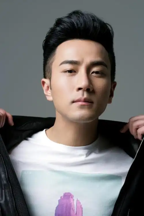 p>刘恺威,1974年10月13日生于中国香港,祖籍山东威海,中国影视男演员