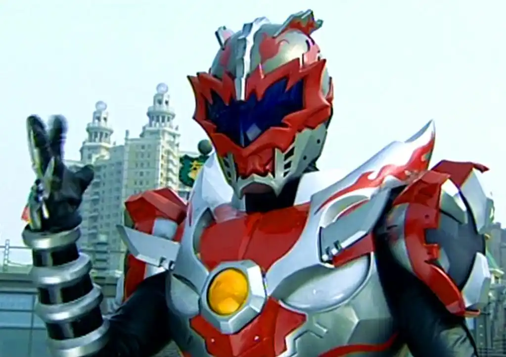 三大炎龙铠甲实力相当,一个擅长拳,一个擅长刀,一个擅长"装"