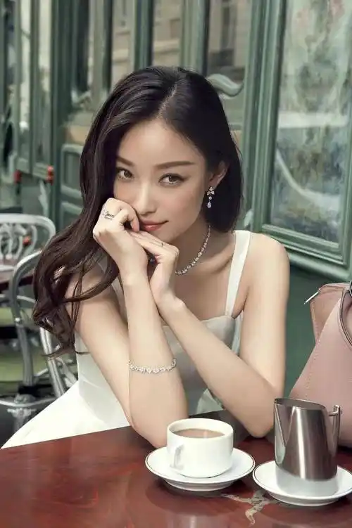 天天娱评|影视"85花"重新洗牌_赵丽颖_倪妮_唐嫣