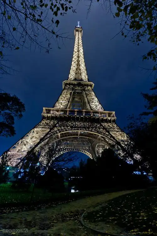 不朽杰作:铁娘子埃菲尔铁塔(5)