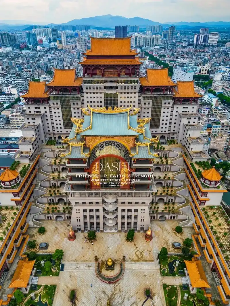 玉林玉州区风光.玉林地标建筑#旅行推荐官 #地标建筑 #城市 - 抖音