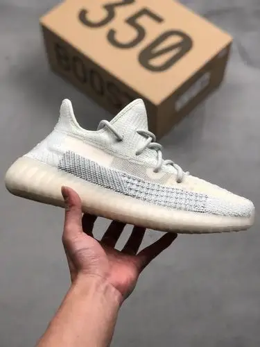 『纯原满天星』 yezzy 350 v2 "cloud reflective"冰蓝满天星椰子350