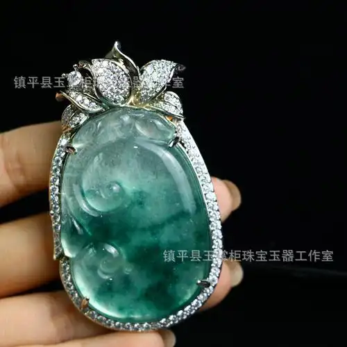 天然缅甸翡翠高冰帝王绿色如意吊坠石英岩玉女款冰种挂件玉坠批发