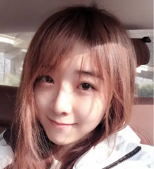 有一种美叫"余霜的素颜照",即使没化妆,依旧清纯无比仙气十足