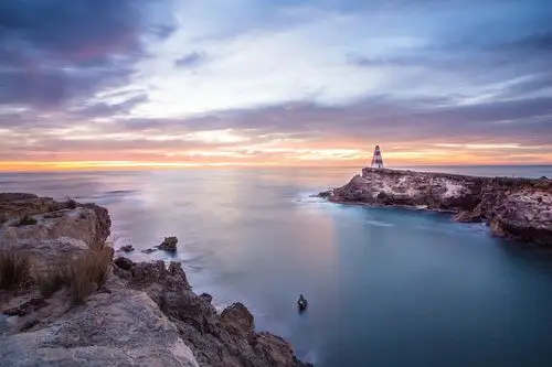 南澳大利亚的麦克唐奈港,海面风平浪静