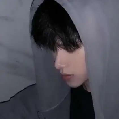 侧颜男生头像真人