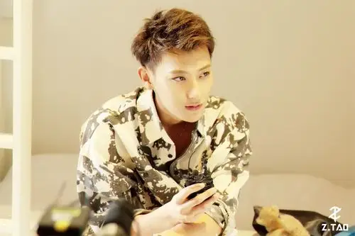 2016黄子韬160102《闪亮的爸爸》e05_高清图片大全-爱豆app