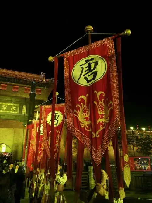 大唐军旗高3.2米,旗帜规格2.6m×2.