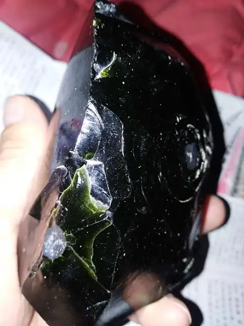 高贵身份的天外来客(玻璃陨石精品)