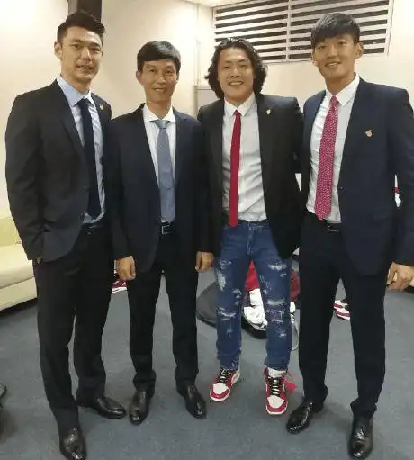 老国门区楚良现任建业副总, 妻子是跳水冠军, 现儿子代表建业出战