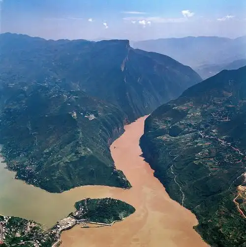 首届中国(铜陵)长江摄影季个展——田捷砚《航拍长江》