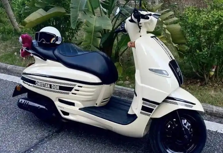 标志姜戈150踏板摩托,时尚外观风格,是你喜欢的吗?_搜狐汽车_搜狐网