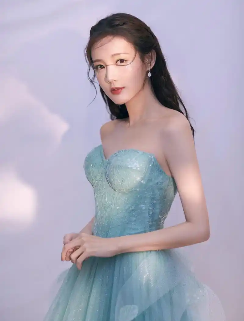 李一桐高清壁纸头像(三)[庆祝]