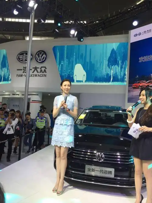 岭南明珠体育馆,五一车展乐翻天