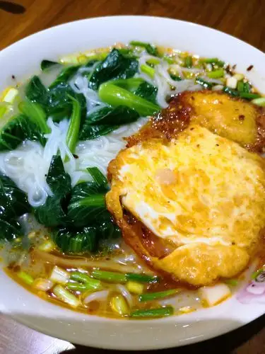 鸡蛋青菜米粉.
