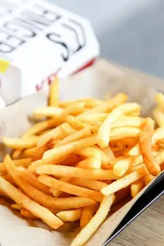 融合经典炸鸡风味,将传奇避风塘风味复刻至薯条,肯德基,绝!