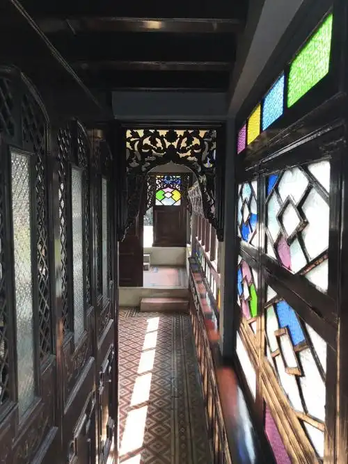 燕誉堂位于苏州狮子林内狮子林的很多题字和起名都很有文学感微言大义