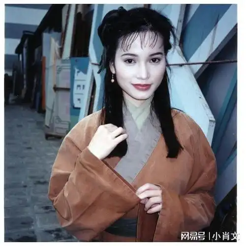 樊亦敏自曝因不能生育与前男友结婚前分手,细节令吴京成怀疑对象