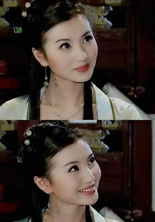 还没毕业的她,先后拍了《李卫当官》《乱世英雄吕不韦》等电视剧.