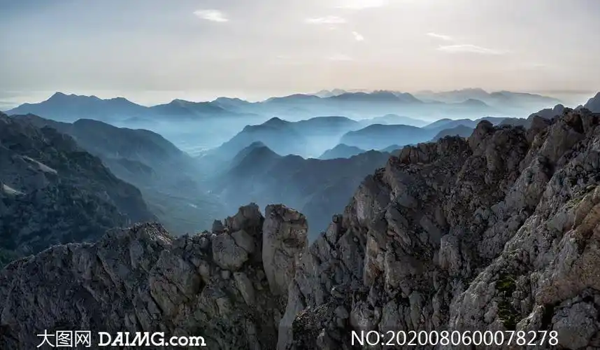 连绵的山峰和云雾美景摄影图片_大图网图片素材
