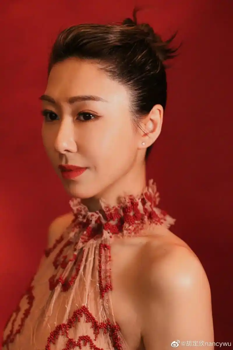 胡定欣 妆发作品.#红毯造型 #女艺人 #明星妆容 #明星发 - 抖音