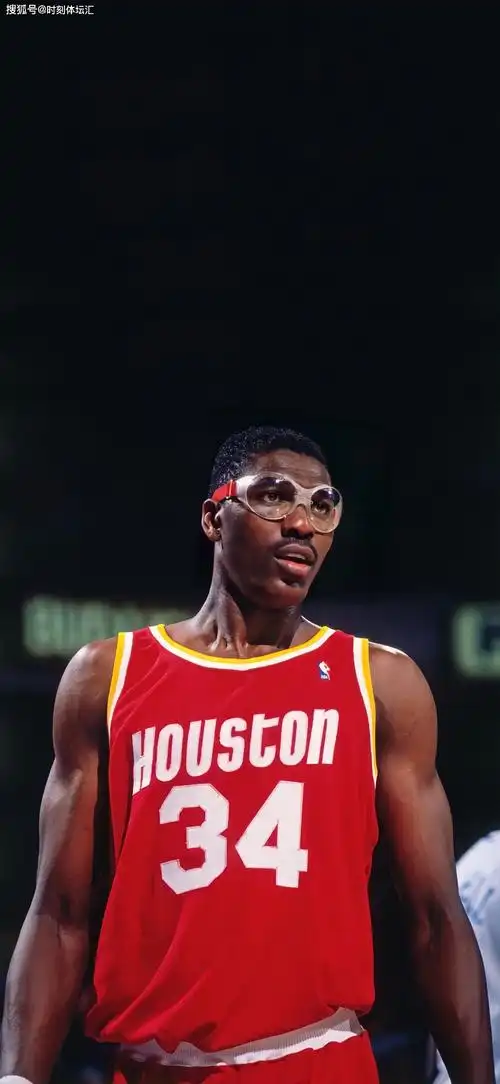 乔丹落选!湖人3人上榜!_奥拉朱旺