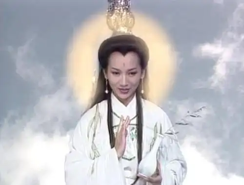 其实除了左大玢还有很多人也演过观音菩萨,比如赵雅芝,她曾在《新白