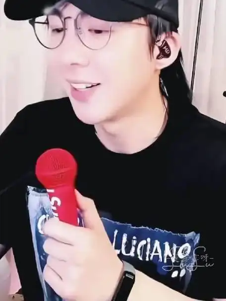 大晚上的想看我们家宁宁跟我们撒娇太可爱了把都给你吧刘宇宁