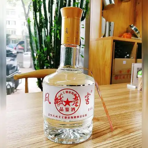 凤城老窖45度酱香型内部专供品鉴酒500ml瓶