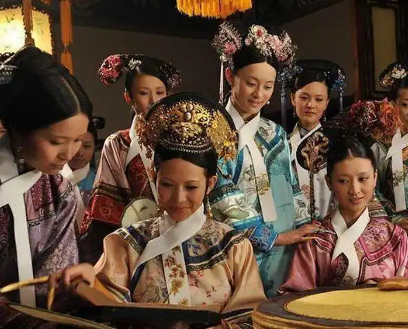 清朝妃子们每天生活都是怎样的,除了侍奉皇上,没有你想象的快乐