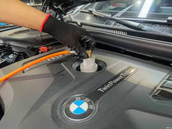 精细化更换机油宝马530四驱g38小保养作业