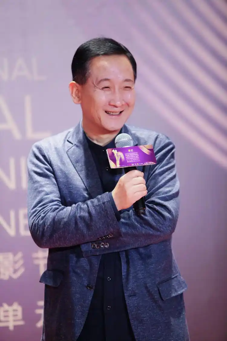 梁天为女儿重返大银幕 《让我怎么相信你》讲述父女亲情