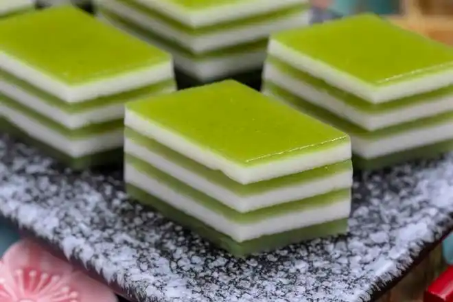 斑斓椰汁千层糕