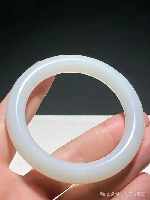 清中期和田玉籽料脂白玉圆镯手镯首饰玉镯