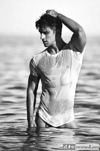 一大波肌肉帅哥来袭!