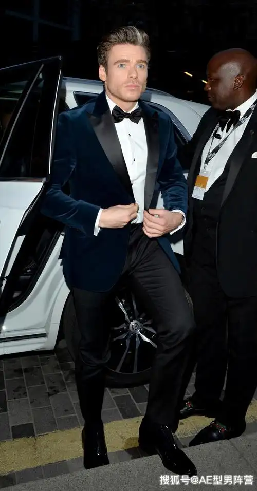 10,少狼是由拉塞尔·穆卡希等执导,迪伦·奥布莱恩泰勒·珀西等主演的